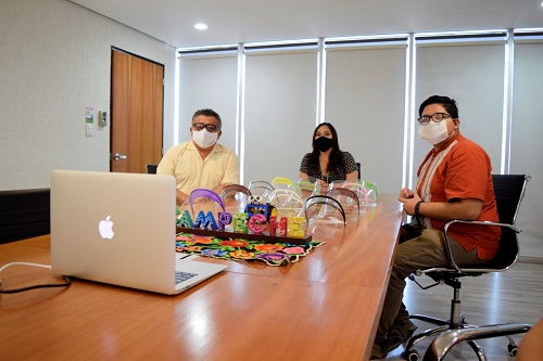 DONAN JÓVENES EMPRENDEDORES CARETAS PROTECTORAS A LA SECRETARÍA DE SALUD