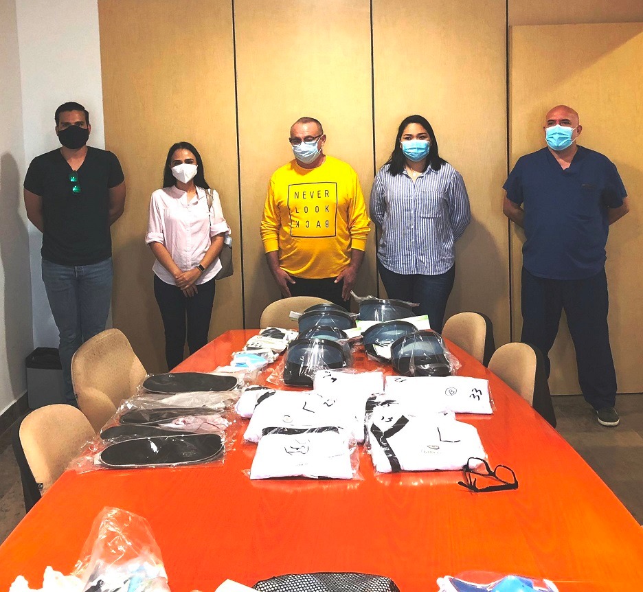 ENTREGA EQUIPOS DE PROTECCIÓN RED DE BONDAD, A. C. AL HGE “DR. JAVIER BUENFIL OSORIO”  