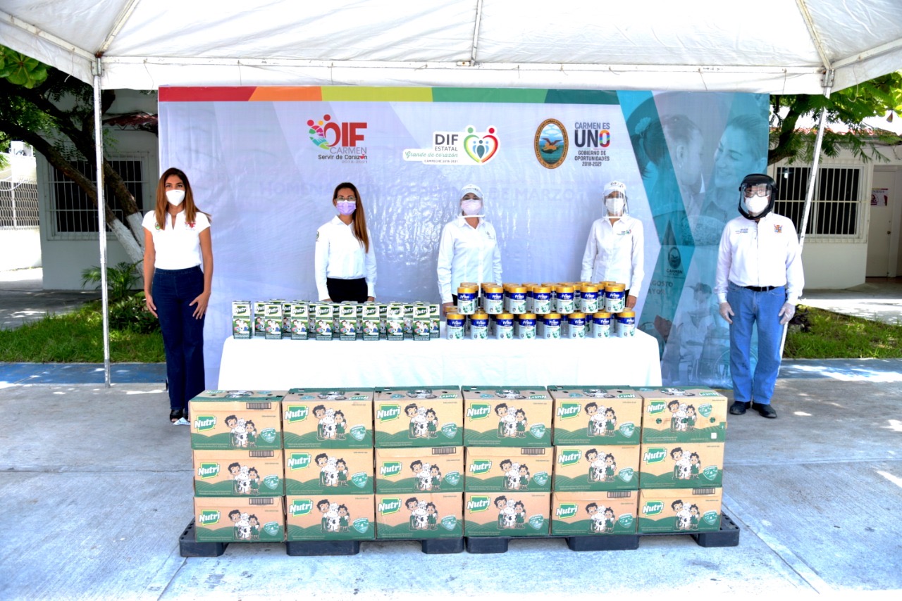 ENTREGA DIF ESTATAL APARATOS FUNCIONALES, POLLO Y LECHE EN CARMEN