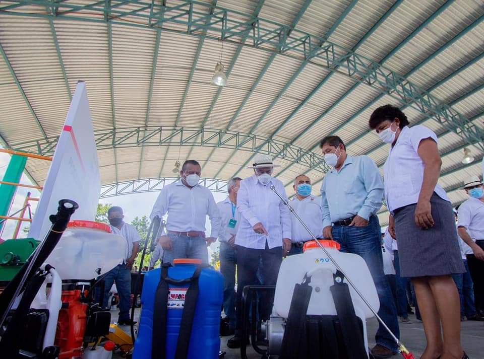 ENTREGA GOBERNADOR CMAG INSUMOS GANADEROS POR 4.3 MDP