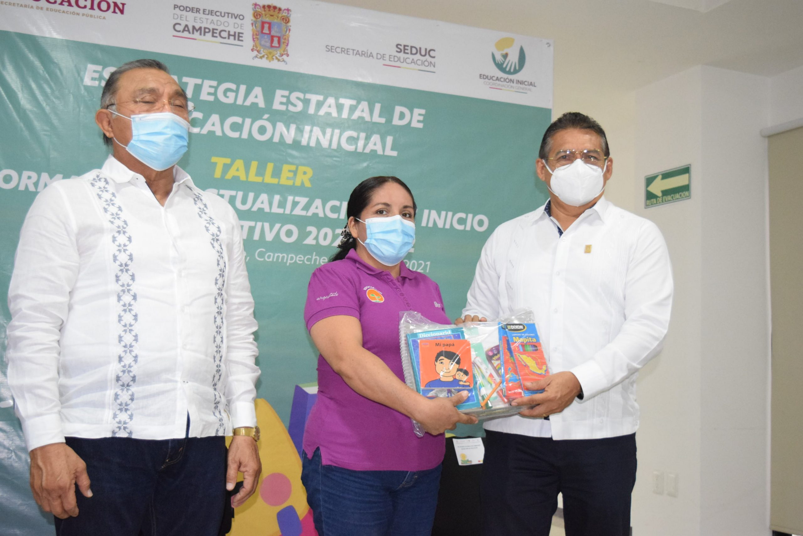 INAUGURA EL SECRETARIO DE EDUCACIÓN EL TALLER DE FORMACIÓN Y ACTUALIZACIÓN DE INICIO DEL CICLO OPERATIVO 2021-2022