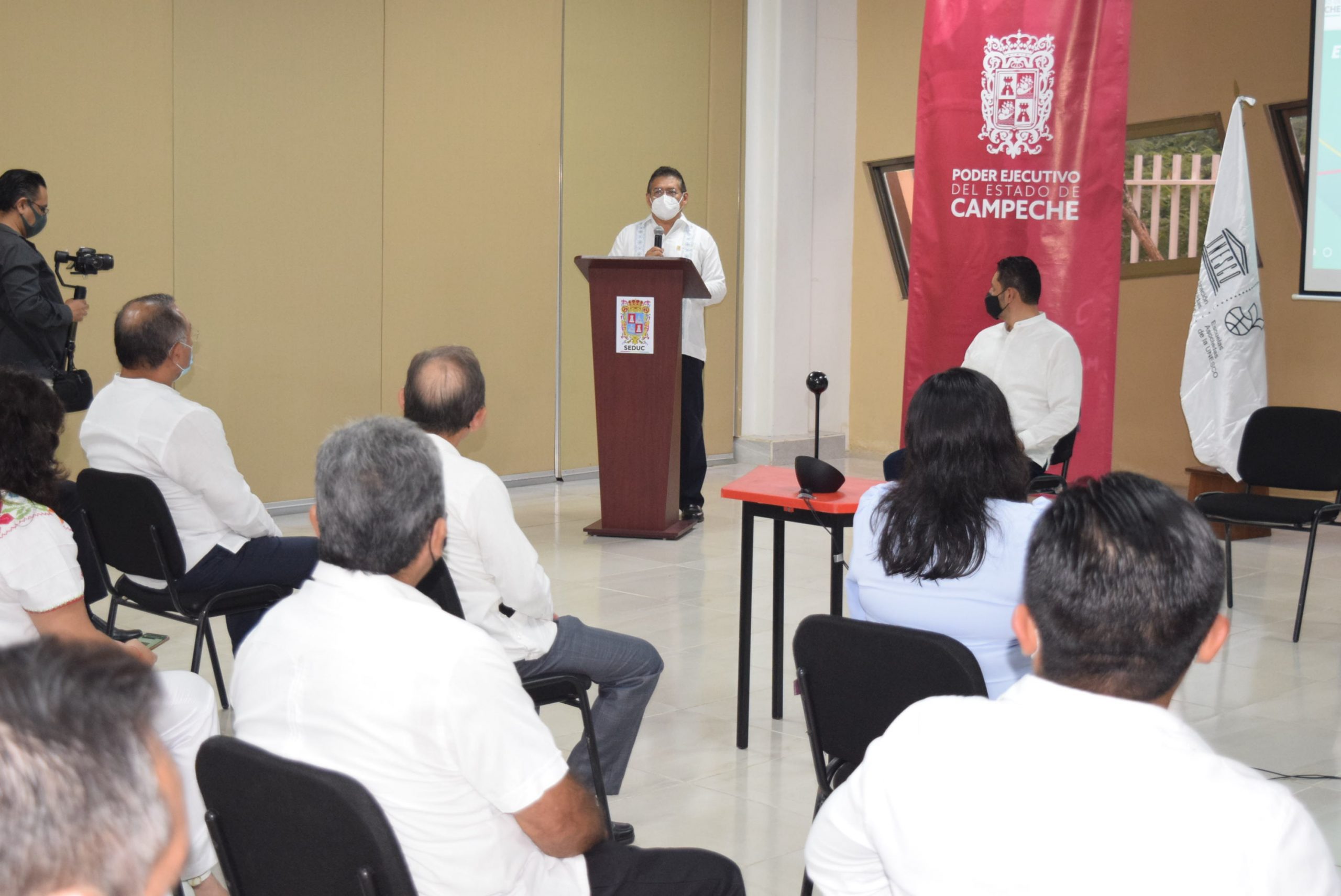 ENTREGAN CERTIFICADOS A ESCUELAS ASOCIADAS DE LA RED PEA EN CAMPECHE 