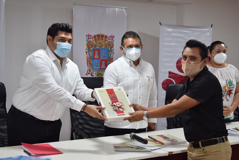 ENTREGARON SEDUC E IEEA MATERIAL EDUCATIVO EN LENGUA MAYA 