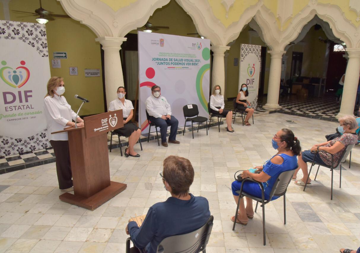 ENTREGÓ DIF ESTATAL LENTES DE LA JORNADA DE SALUD VISUAL 2021 “JUNTOS PODEMOS VER BIEN” EN EL MUNICIPIO DE CAMPECHE