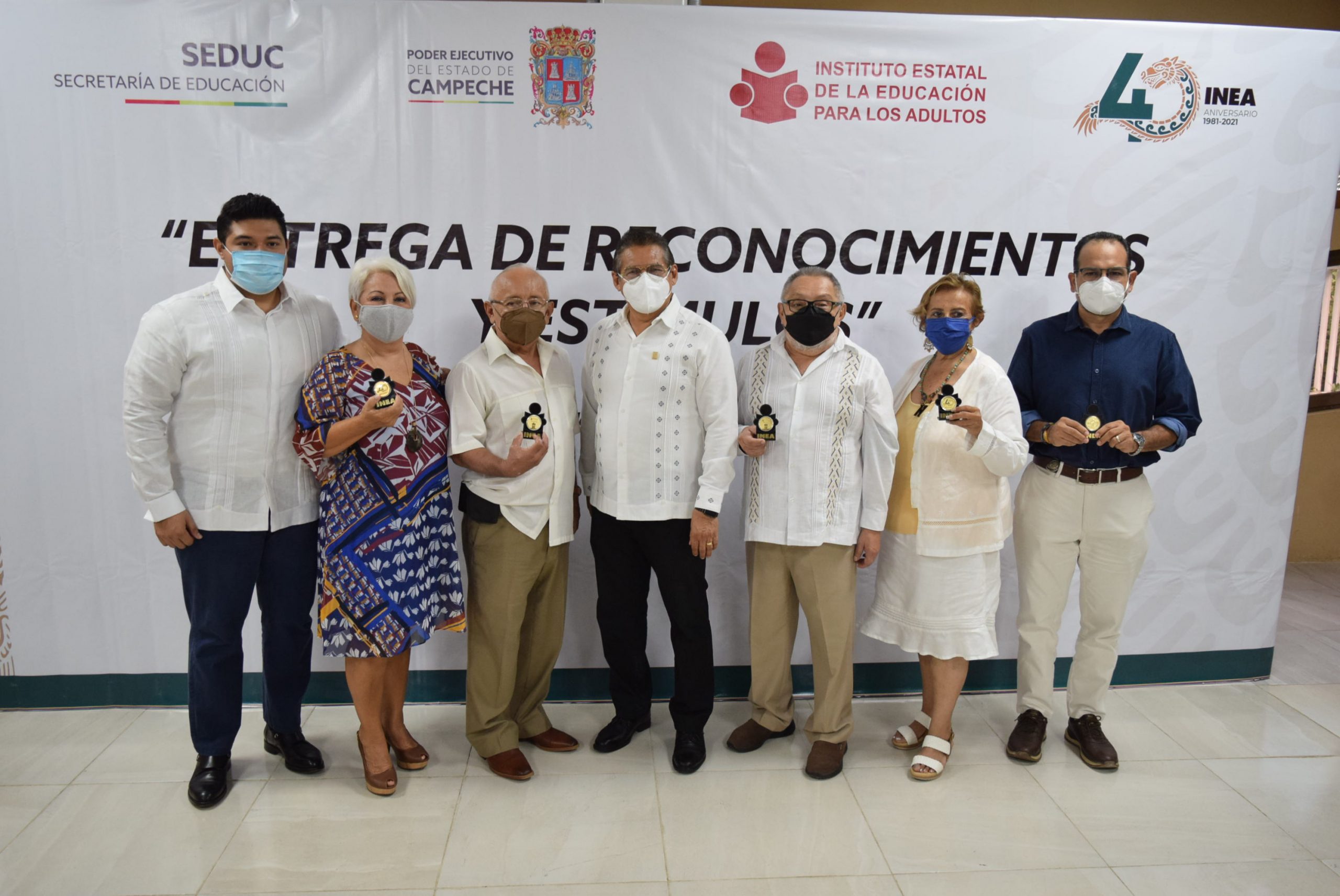 ENTREGAN RECONOCIMIENTOS POR AÑOS DE SERVICIO A PERSONAL DEL IEEA