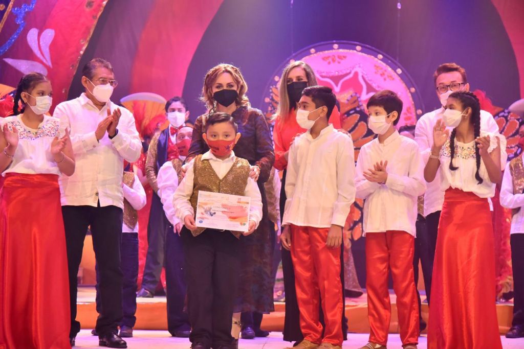 PRESENTÓ DIF ESTATAL LA OBRA MUSICAL “SOY MÉXICO” EN EL TEATRO DE LA CIUDAD 