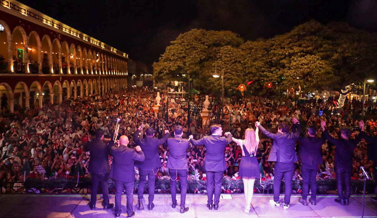 DANIEL BOAVENTURA DELEITÓ A MILES EN EL MAGNO CONCIERTO NAVIDEÑO