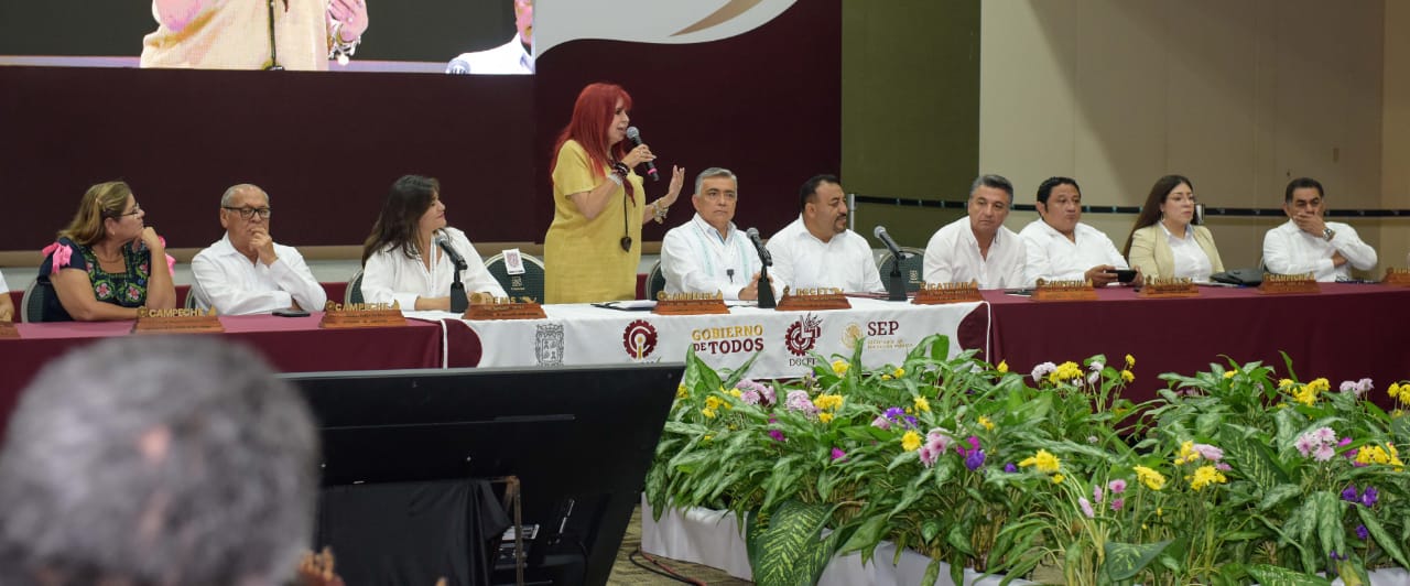 LA GOBERNADORA, LAYDA SANSORES SAN ROMÁN, DESTACÓ LA IMPORTANCIA DE LA CAPACITACIÓN LABORAL ANTE LOS RETOS DE DESARROLLO QUE TRAE EL TREN MAYA